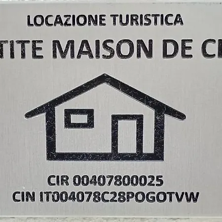 La Petite Maison De Claire Apartamento